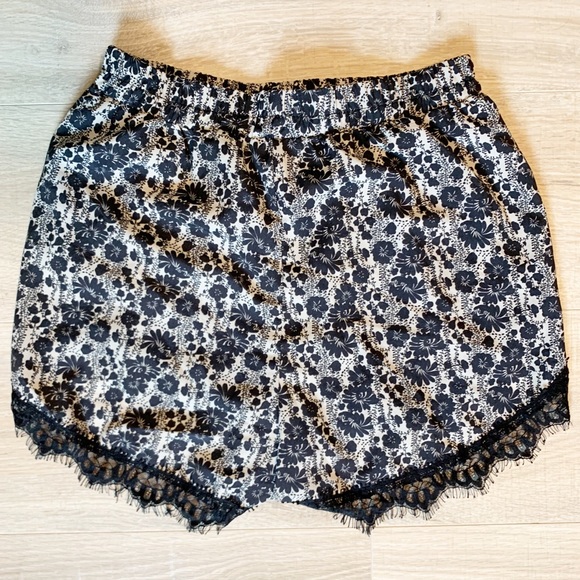 Ruby & Jenna Black Floral and Lace Fabric Shorts - Picture 3 of 3